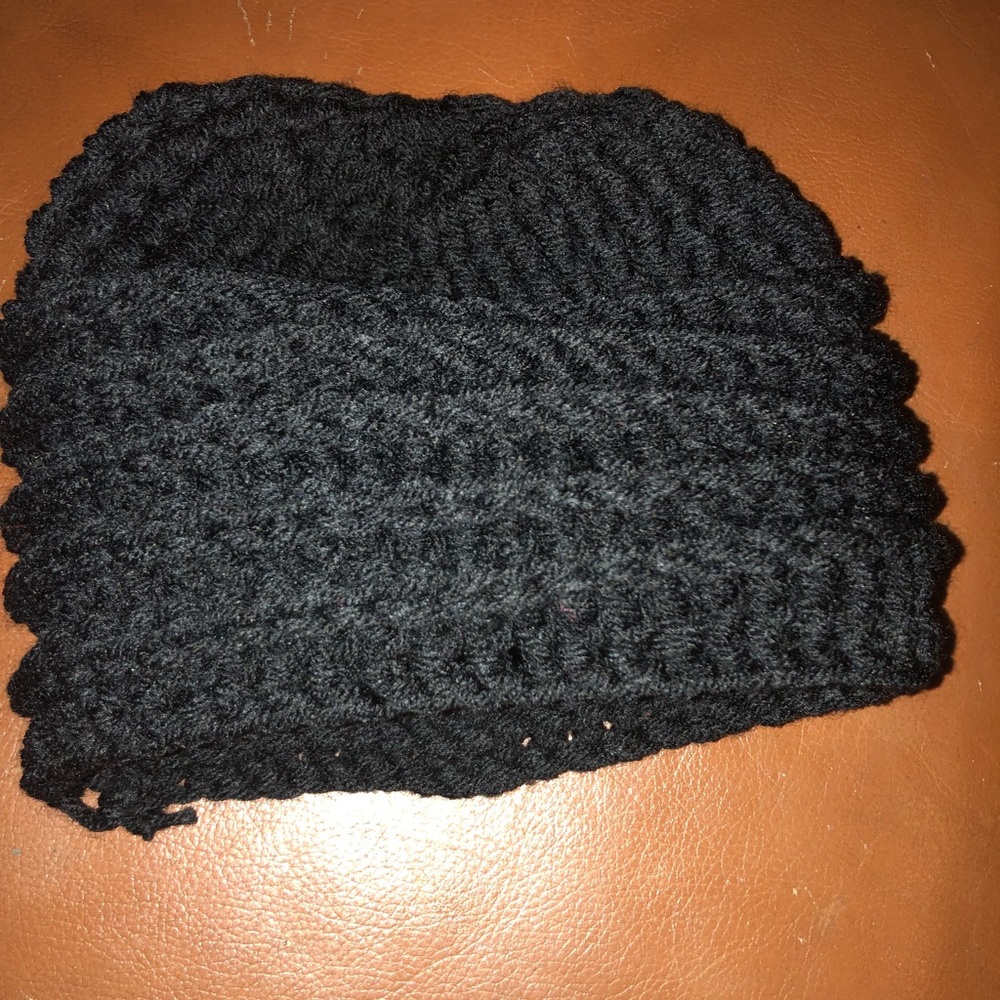 Knitted hat - Picture 2 of 4